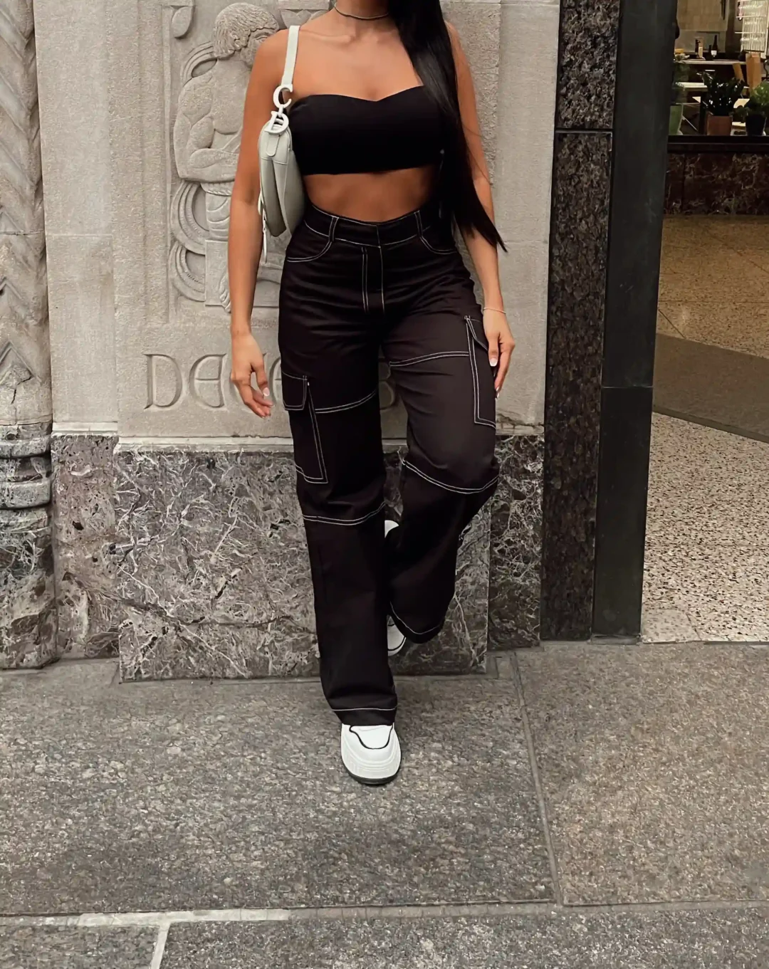 Gray Pants - Imagen 3